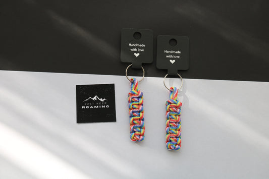 Zinga Keychain | Light Rainbow